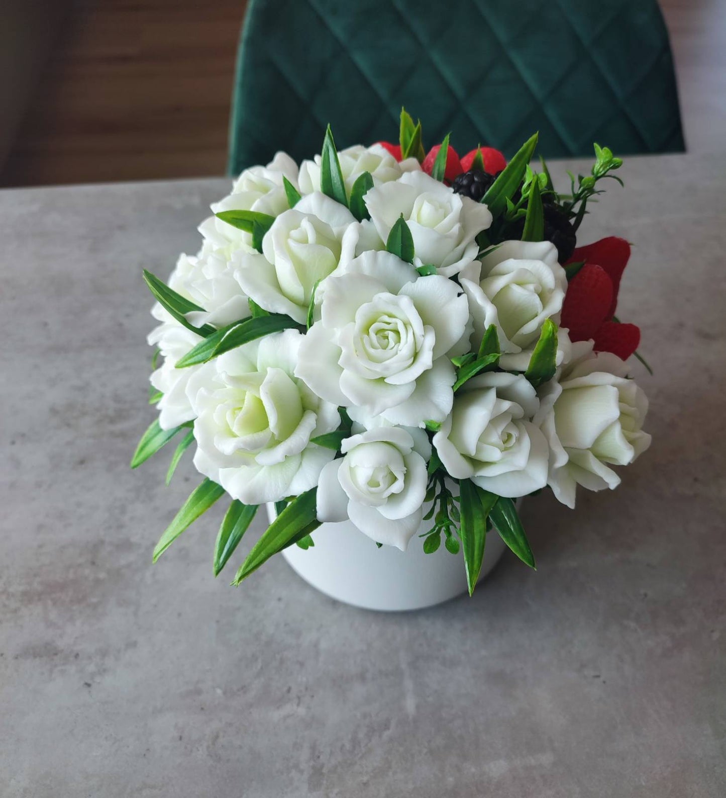 Gėlių kompozicija iš kietojo muilo