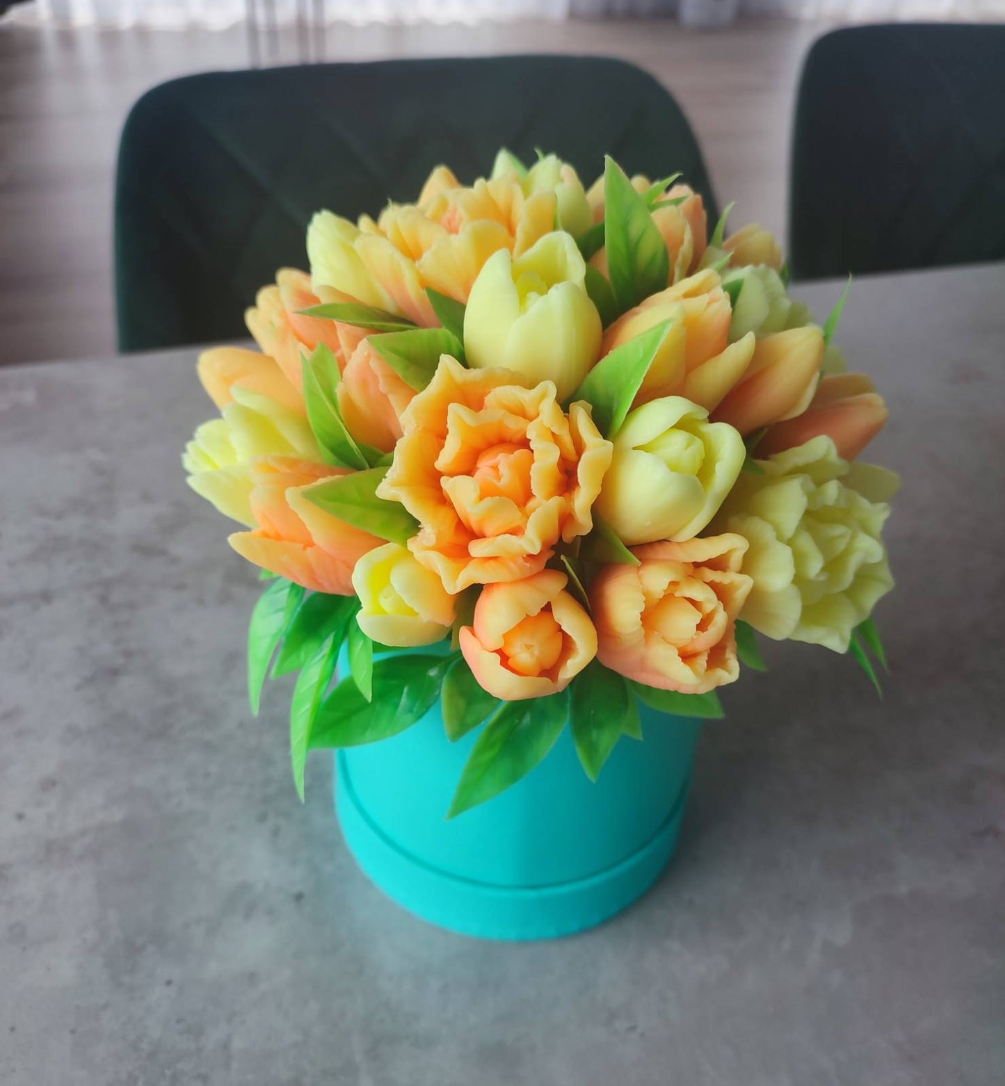 Gėlių kompozicija iš kietojo muilo